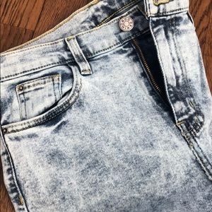 BDG size 28 Retro Girlfriend jeans